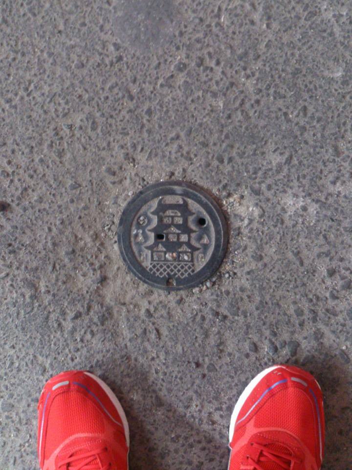 その70 姫路市 姫路城(Himeji Castle)。案外、このマンホールの城こそ世界遺産では?