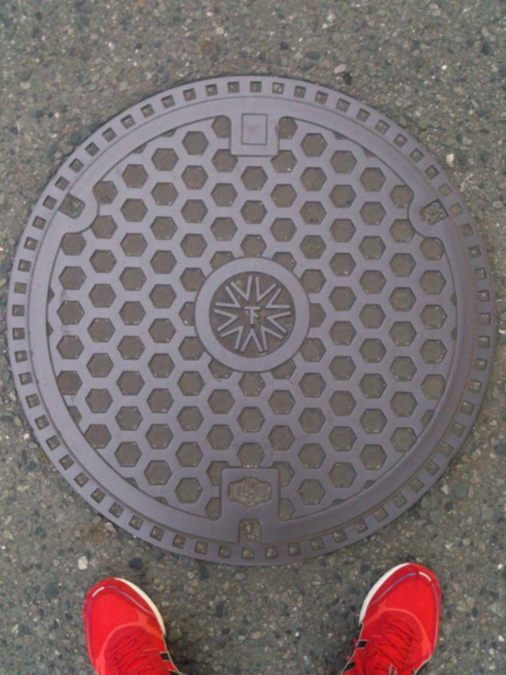 その73 呉市 「レ」が9個でクレ(Kure city emblem)